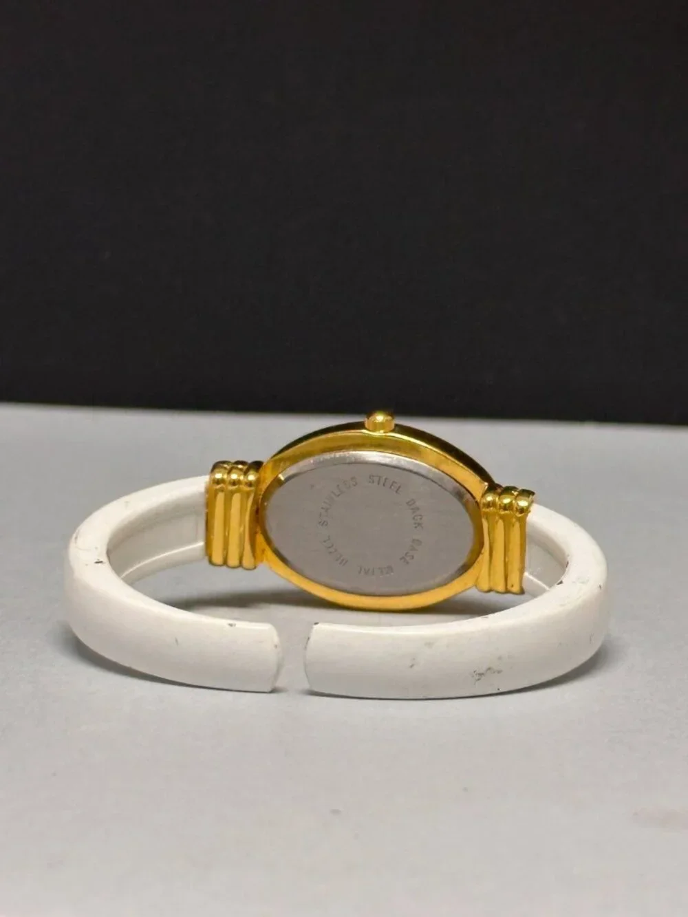 3/$30 Vintage Snowman Watch Women Gold Tone White Enamel Cuff Band 6.25